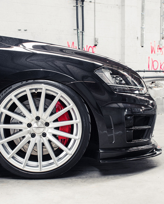 Фото дисков VFS-2 Серебро на Volkswagen Golf VII