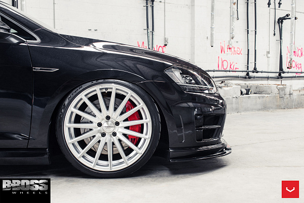 Фото дисков Vossen VFS-2 Серебро на Volkswagen Golf VII