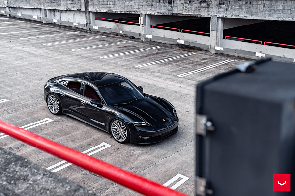 Фото дисков Vossen HF-7 Серебро на Porsche Taycan I