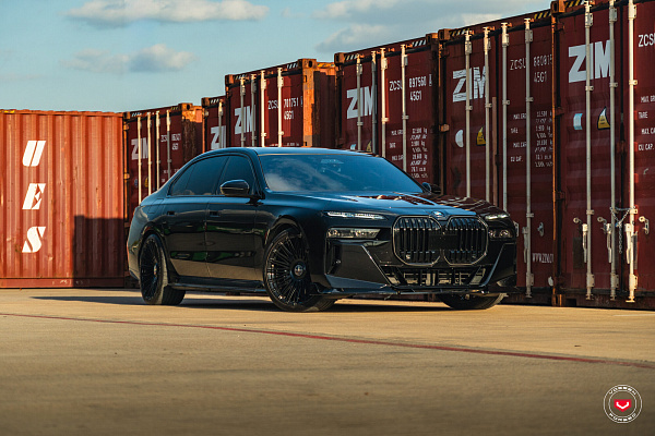 Фото дисков Vossen S17-14 Черный глянец на BMW 7 (G70)