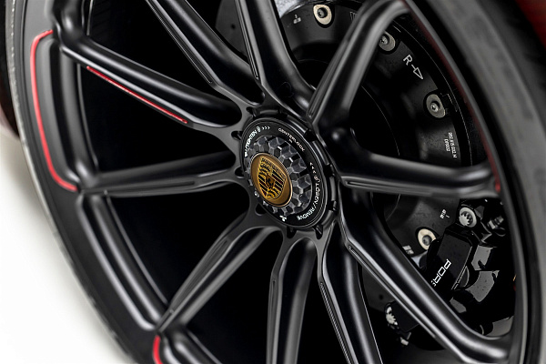 Carbon Porsche 992 Stinger