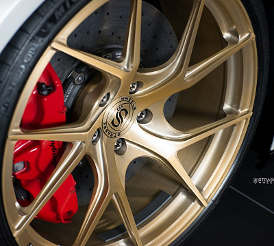 Фото дисков Strasse Wheels SM5RT Deep Concave Monoblock на Lamborghini Huracan