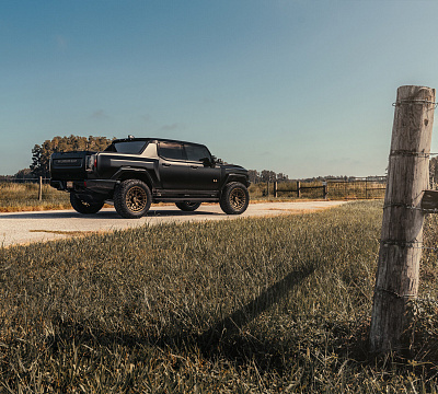 Фото дисков Vossen HFX-1 (8-Lug) на GMC Hummer EV