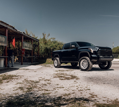Фото дисков Vossen HFX-1 (6-Lug) на Toyota Tundra III