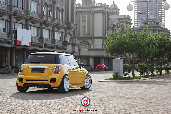 Фото дисков HRE 501 Белый глянец на MINI Cooper III