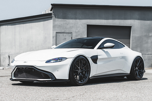 Фото дисков Brixton Forged WR3.2 Черный глянец на Aston Martin Vantage 4