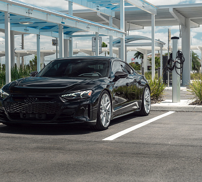 Фото дисков Vossen HF-7 на Audi E-tron GT
