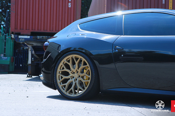 Фото дисков Vossen HF-2 Глянцевое золото на Ferrari GTC4Lusso