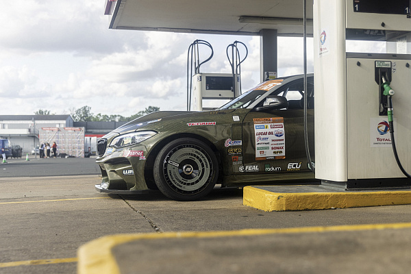 Фото дисков Rotiform RSE Сатиновый графит на BMW 2/M2 (F22/F87)
