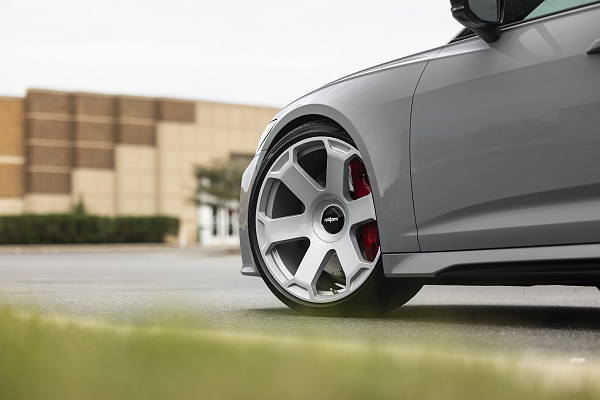 Фото дисков Rotiform AVS Серебро на Audi A/RS 6 (C8)