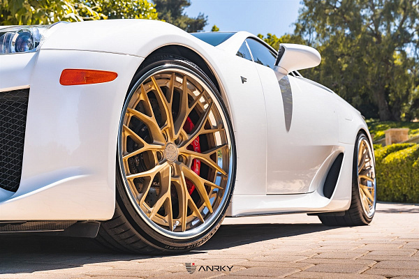 Фото дисков Anrky AN30 Сатиновое золото на Lexus LFA