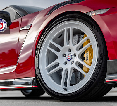 Фото дисков HRE 312 GTS на Nissan GT-R