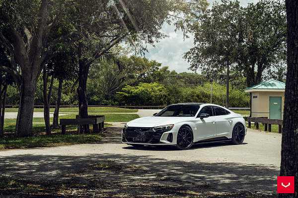 Фото дисков Vossen VFS-1 Черный сатин на Audi E-tron GT