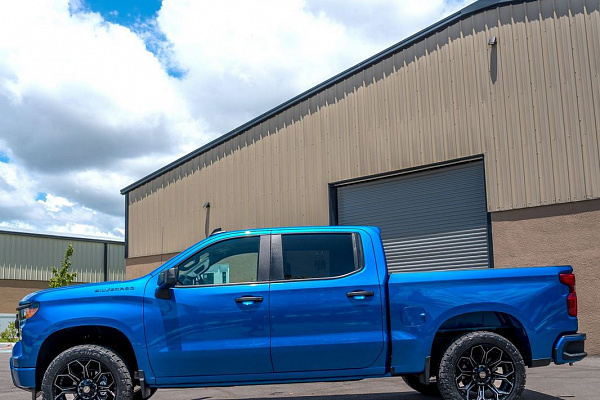 Фото дисков 4PLAY 4P83 Черный глянец на Chevrolet Silverado IV