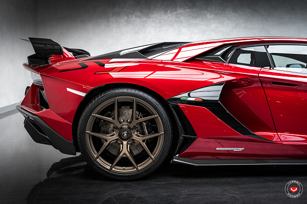 Фото дисков Vossen S21-01 Сатиновая бронза на Lamborghini Aventador