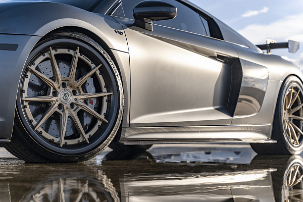 Фото дисков Strasse Wheels SV10 Track Сатиновая шампань на Audi R8 (4S)