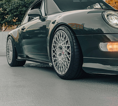 Фото дисков HRE 501M на Porsche 911 IV