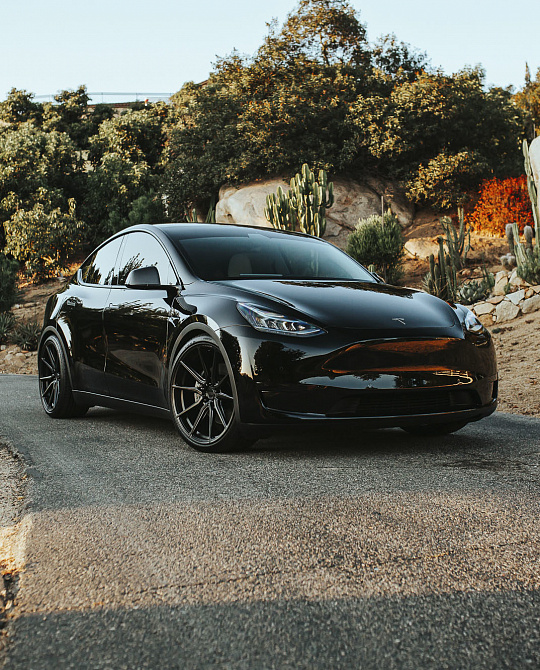 Фото дисков HF-3 Черный сатин на Tesla Model Y