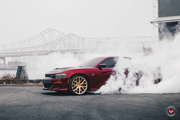 Фото дисков Vossen CG-204 Глянцевое золото на Dodge Charger VII