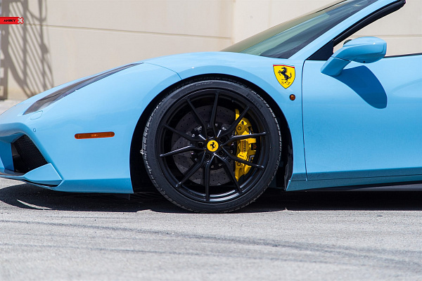 Фото дисков Anrky AN12 Черный сатин на Ferrari 488