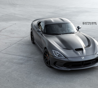 Фото дисков Strasse Wheels SM5 Deep Concave на Dodge Viper