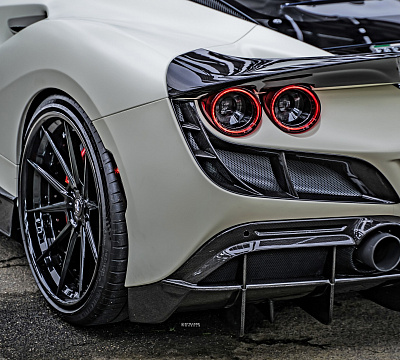 Фото дисков Strasse Wheels SV10 Deep Concave FS на Ferrari SF90