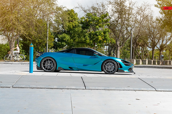 Фото дисков Anrky S1-X4 Глянцевый темный лак на McLaren 720S