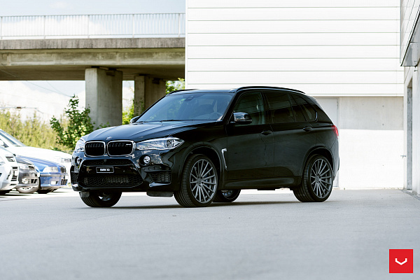 Фото дисков Vossen VFS-2 Глянцевый графит на BMW X5/X5 M (F15/F85)