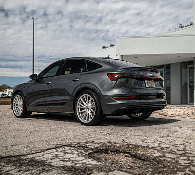 Фото дисков Vossen HF-4T на Audi E-tron
