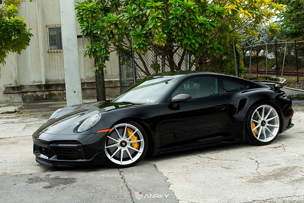 Фото дисков Anrky AN18 Глянцевый лак на Porsche 911 VIII
