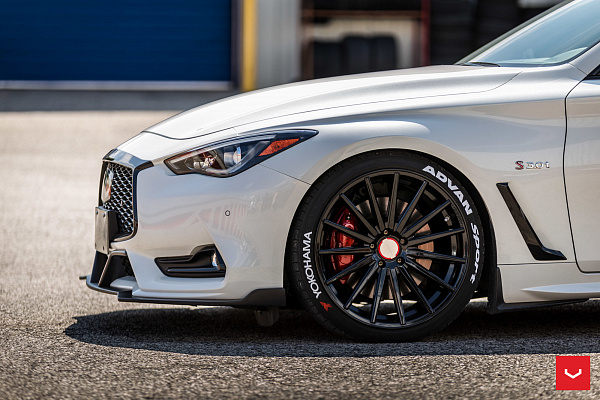 Фото дисков Vossen VFS-2 Черный глянец на Infiniti Q60 II