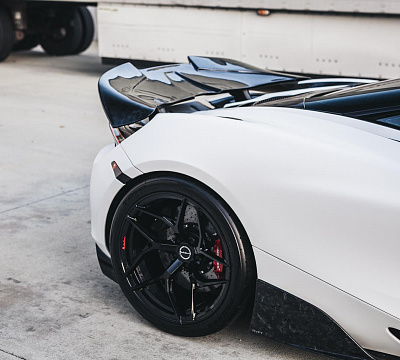 Фото дисков Brixton Forged PF5 на McLaren 720S