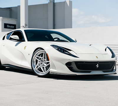 Фото дисков Anrky S3-X3 на Ferrari 812