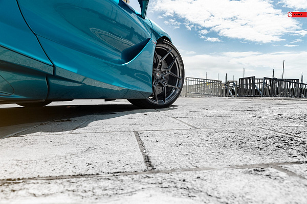 Фото дисков Anrky S1-X4 Глянцевый темный лак на McLaren 720S