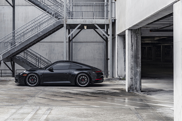 Фото дисков Strasse Wheels SV5 Deep Concave FS Черный сатин на Porsche 911 VIII