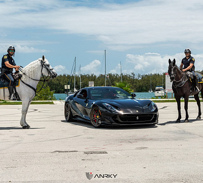 Фото дисков Anrky AN27 на Ferrari 812