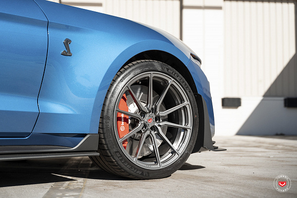Фото дисков Vossen M-X2 Сатиновый графит на Ford Mustang VI
