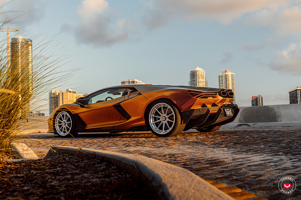 Фото дисков Vossen VPS-2 (3-Piece) Глянцевый лак на Lamborghini Revuelto