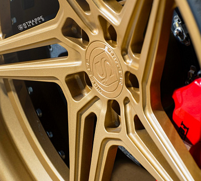 Фото дисков Strasse Wheels SV2T Deep Concave FS на Ferrari F430