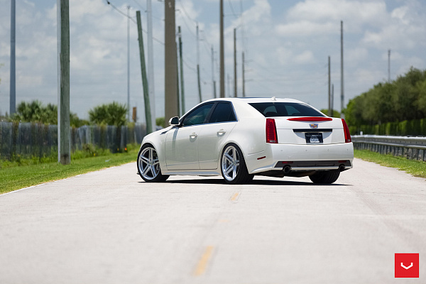 Фото дисков Vossen VFS-5 Серебро на Cadillac CTS II
