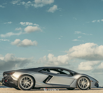 Фото дисков Anrky XR-301 на Lamborghini Revuelto