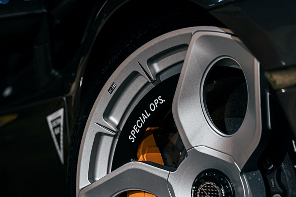 Фото дисков Brixton Forged NC01-R Серебро на Lamborghini Aventador