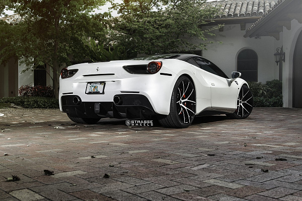 Фото дисков Strasse Wheels SM5R Deep Concave Monoblock Другой цвет на Ferrari 488