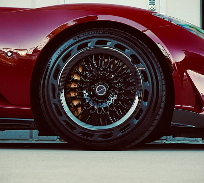 Фото дисков Brixton Forged TR20 AERO1 на Ferrari 812