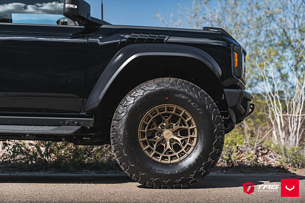 Фото дисков Vossen HFX-1 (6-Lug) Сатиновая бронза на Ford Bronco
