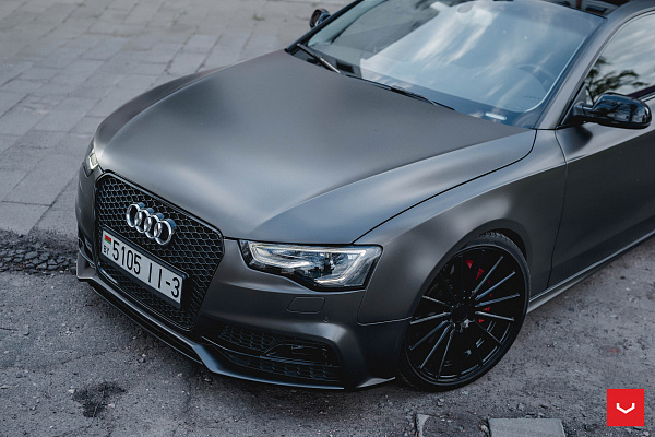 Фото дисков Vossen VFS-2 Черный глянец на Audi A/S/RS 5 (8T)