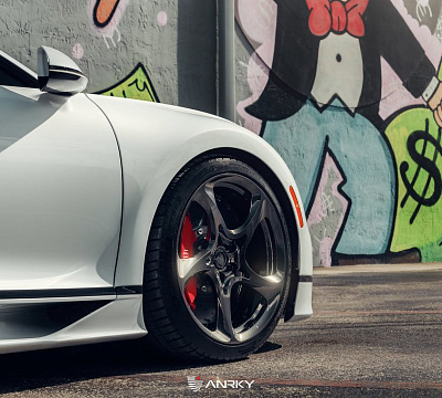 Фото дисков Anrky XR-105 на Bugatti Chiron