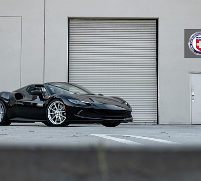 Фото дисков HRE P104SC на Ferrari 296