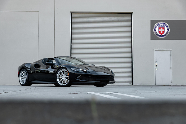 Фото дисков HRE P104SC Глянцевый лак на Ferrari 296