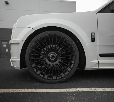 Фото дисков Brixton Forged LX01 на Rolls-Royce Cullinan